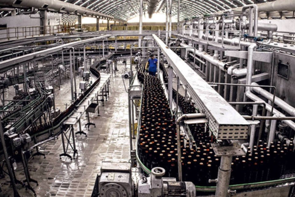 Produção industrial cai em 9 locais em julho, diz IBGE