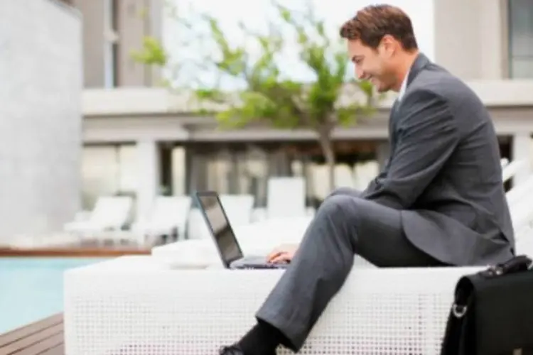 As telas para notebooks e desktops serão otimizadas para se adaptarem às distâncias típicas necessárias nesses aparelhos (GettyImages)