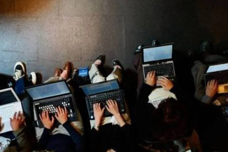 Foco das redes sociais no Brasil ainda é pessoal: apenas 16% usam para fins profissionais (.)