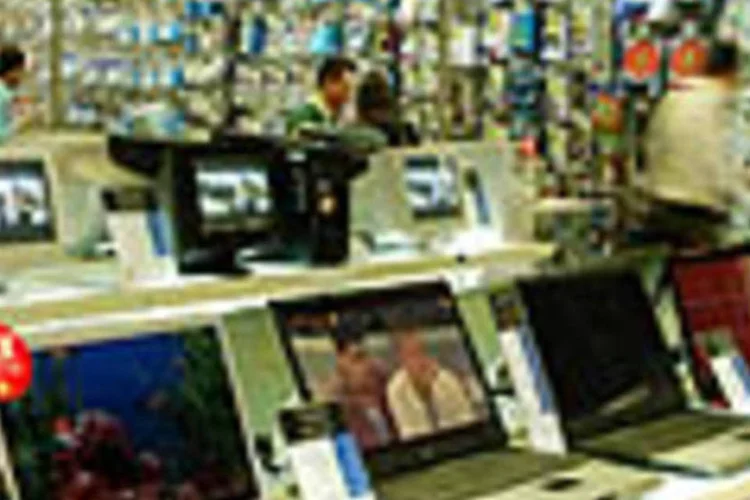 Notebooks à venda em loja de São Paulo (--- [])