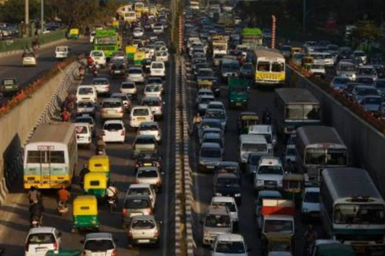 Trânsito em Nova Deli (Getty Images)