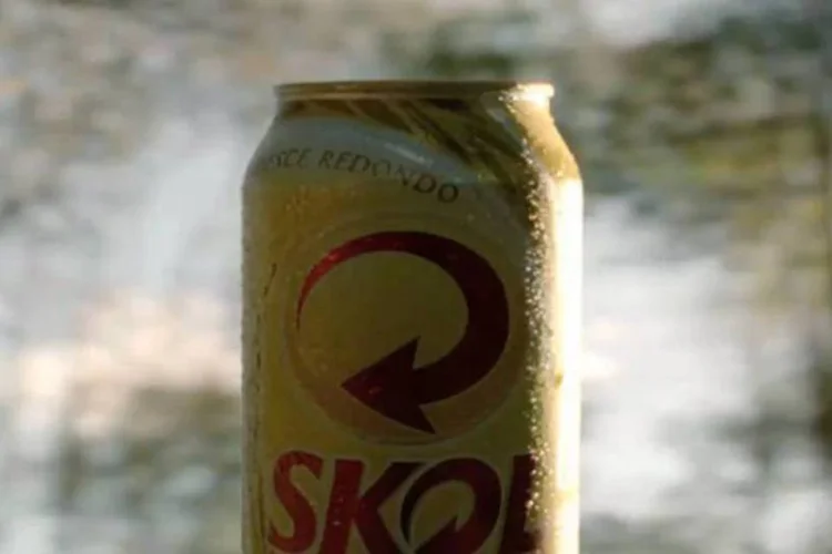 
	Nova embalagem da Skol: Tamb&eacute;m foi criado um aplicativo para o Facebook&nbsp;
 (Reprodução)