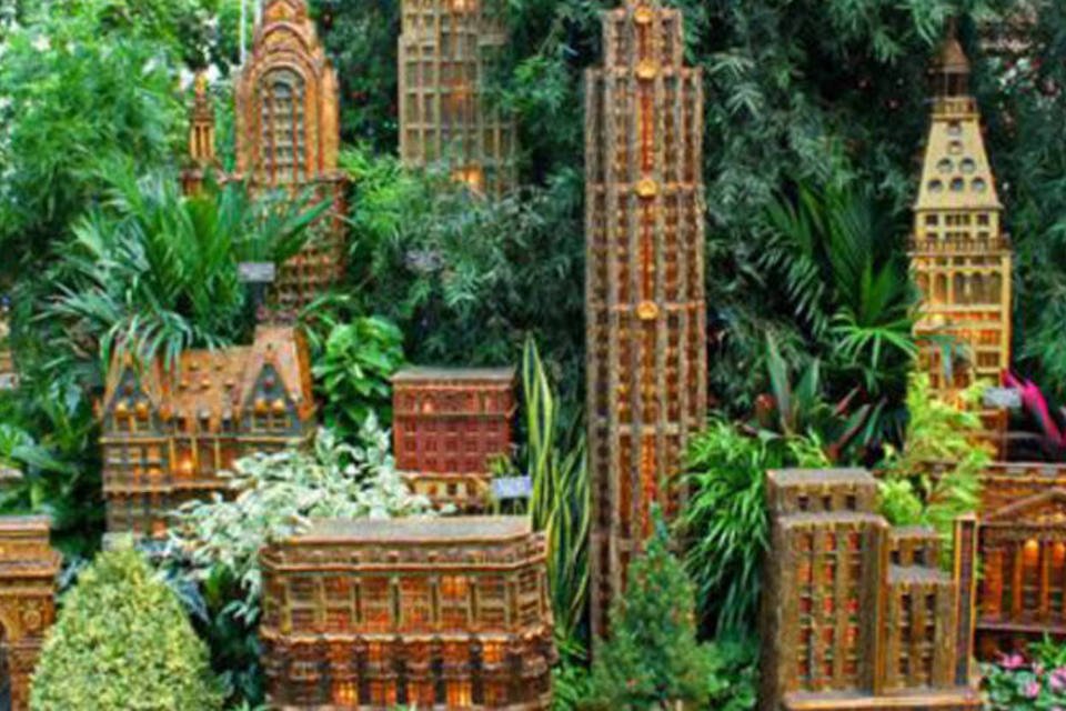 Artistas usam galhos e plantas para criar miniatura de Nova York