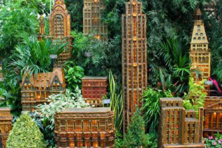 O responsável pela exposição, Paul Busse, trabalha com vegetais secos há 19 anos (Divulgação)