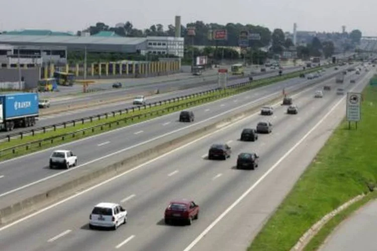 
	Nova Dutra: objetivo da opera&ccedil;&atilde;o &eacute; captar recursos para investimentos na infraestrutura da rodovia
 (.)
