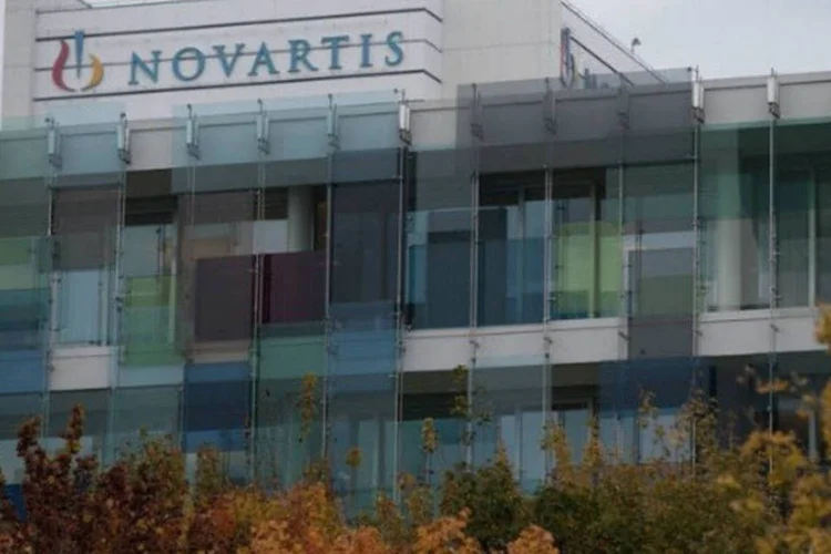 
	Sede da Novartis: regulador multou a Novartis em 92 milh&otilde;es de euros (126,4 milh&otilde;es de d&oacute;lares) e a Roche em 90,5 milh&otilde;es de euros
 (AFP / Sebastien Bozon)