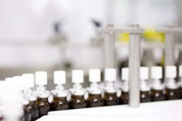 Linha de produção do Sativex, medicamento feito à base de substâncias extraídas da maconha (Divulgacao)