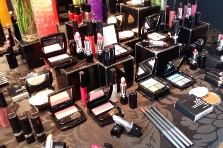 
	Avon: Brasil concentra um quarto do total de revendedoras da empresa no mundo
 (Exame.com/Karin Salomão)