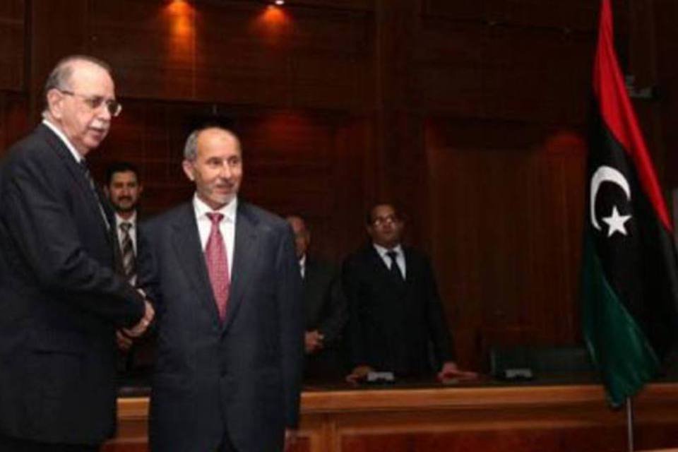 Novo governo líbio presta juramento