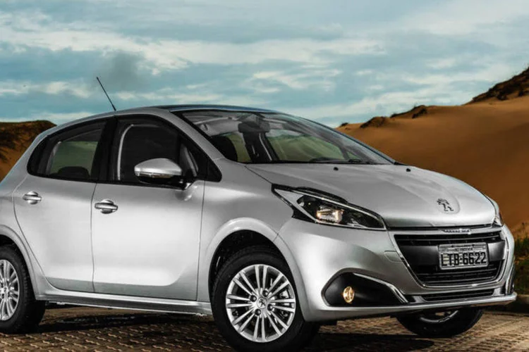
	Novo Peugeot 208: as lanternas agora s&atilde;o em led e ganharam m&aacute;scara negra
 (Divulgação)