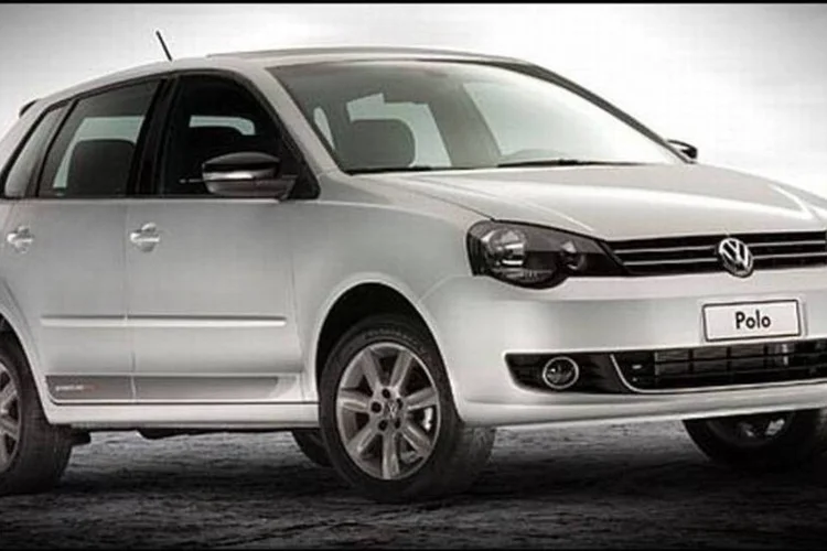 Modelo Polo ganhou vidros elétricos, retrovisores externos elétricos e abertura da tampa do porta-malas por controle remoto (Divulgação)