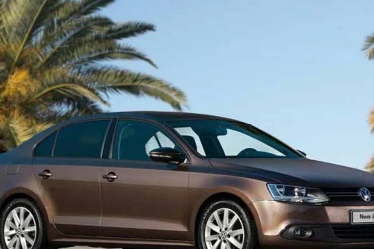Carro foi redesenhado: está maior e mais potente que a versão anterior do sedã (Divulgação)