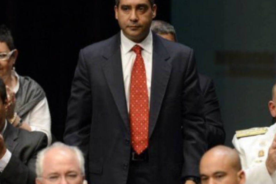 Ministro desvincula Capriles de atos violentos e acusa López