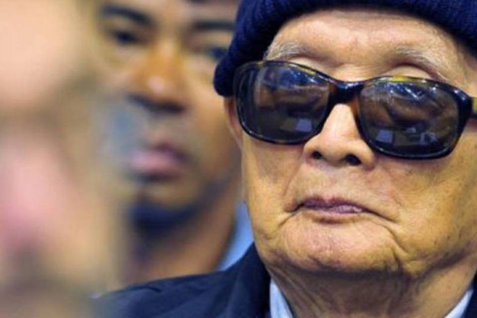 Julgamento do Khmer Vermelho: Nuon Chea abandona tribunal