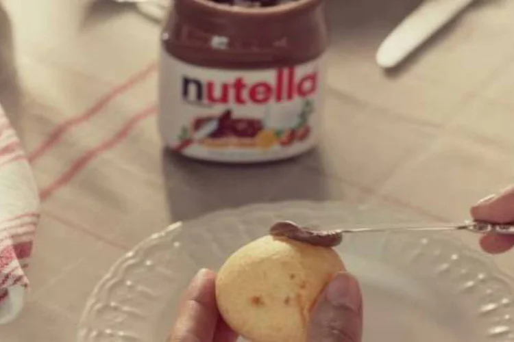 Nutella: antes, a sugestão da marca era uma combinação para passar no pão (Reprodução/YouTube/Ferrero Brasil)