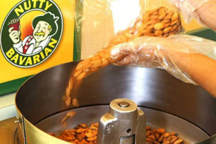 Dos mais de 300 consumidores entrevistados, 66,7% afirmaram que se sentem motivadas a consumir as nuts quando sentem o seu cheiro (.)