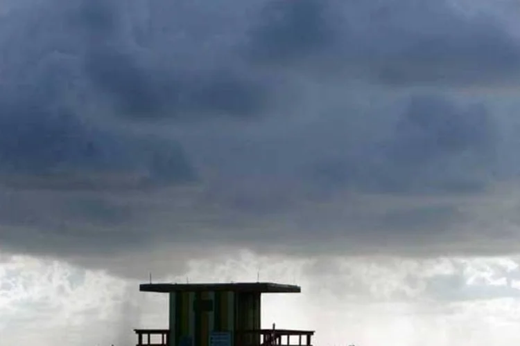
	Nuvens pesadas: v&aacute;rias zonas foram evacuadas
 (Getty Images)