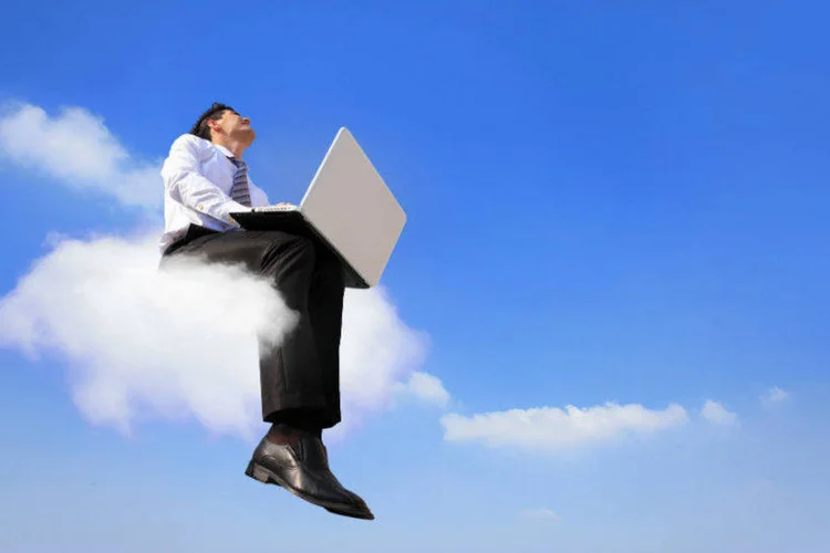 Computação em nuvem: no mundo, vendas da empresa com software e cloud computing aumentaram 11% no trimestre (RyanKing999/Thinkstock)