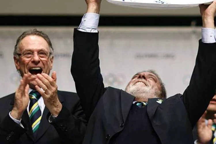 Carlos Arthur Nuzman, presidente do COB, e Lula comemam a indicação do Rio de Janeiro  (Ricardo Stuckert/PR/Contigo)