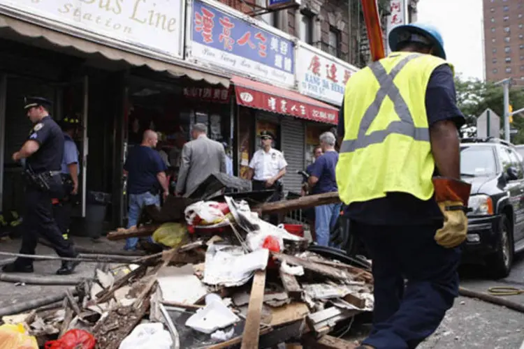 Edifício desaba em Chinatown e deixa 9 feridos: ainda se desconhecem as causas do incêndio e posterior queda do edifício. (REUTERS/Mike Segar)
