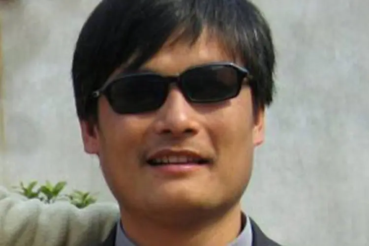 
	Chen Guangcheng: dissidente tamb&eacute;m acusou o governo chin&ecirc;s de violar a promessa de investigar uma suposta persegui&ccedil;&atilde;o a seus familiares
 (AFP)