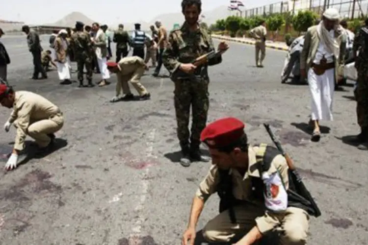 O atentado foi o primeiro grande ataque em Sanaa desde a posse, em fevereiro, do presidente Hadi
 (Mohammed Huwais/AFP)