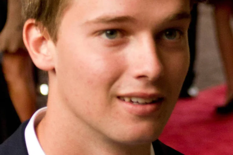 O ator e modelo Patrick Schwarzenegger no festival de cinema de Toronto em 2012 (Tabercil/Wikimedia Commons)