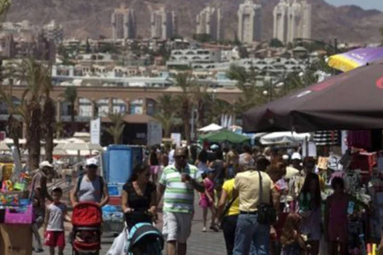 O balneário de Eilat recebe muitos turistas por ocasião da Páscoa judaica
 (Menahem Kahana/AFP)