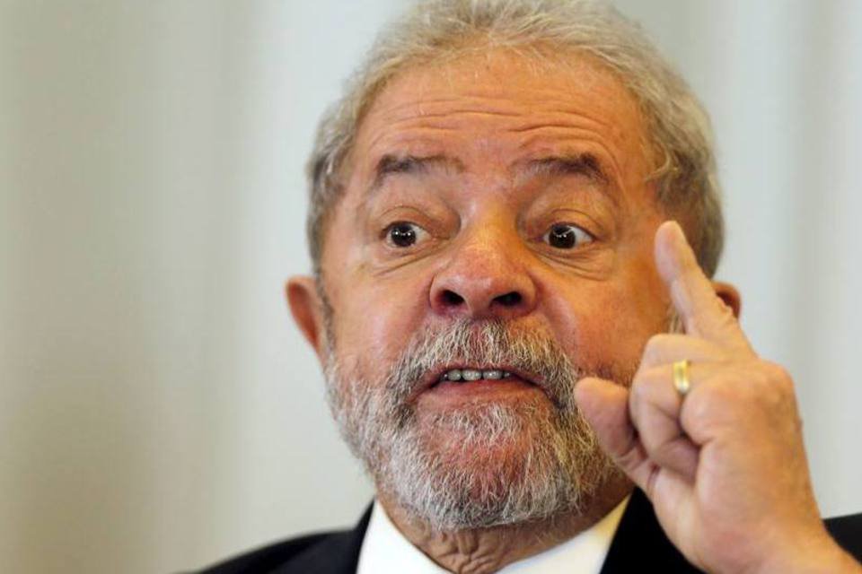 Lula presta depoimento à PGR em Brasília