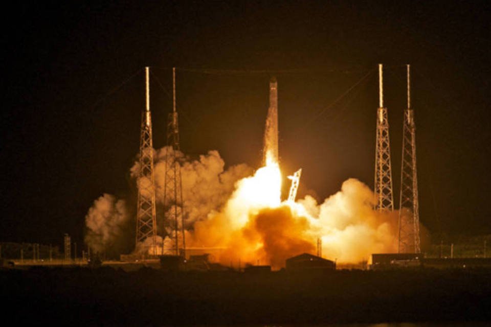 SpaceX lança foguete mas não consegue recuperar propulsor