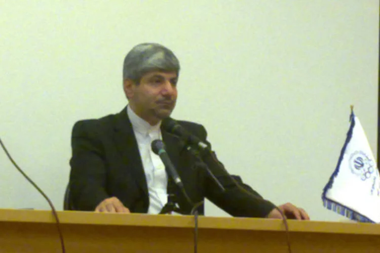 Ramin Mehmanparast: "jogar com as novas tecnologias em assuntos políticos é uma das novas medidas dos inimigos (o Ocidente e seus aliados) contra o Irã" (Ladsgroup/Wikimedia Commons)