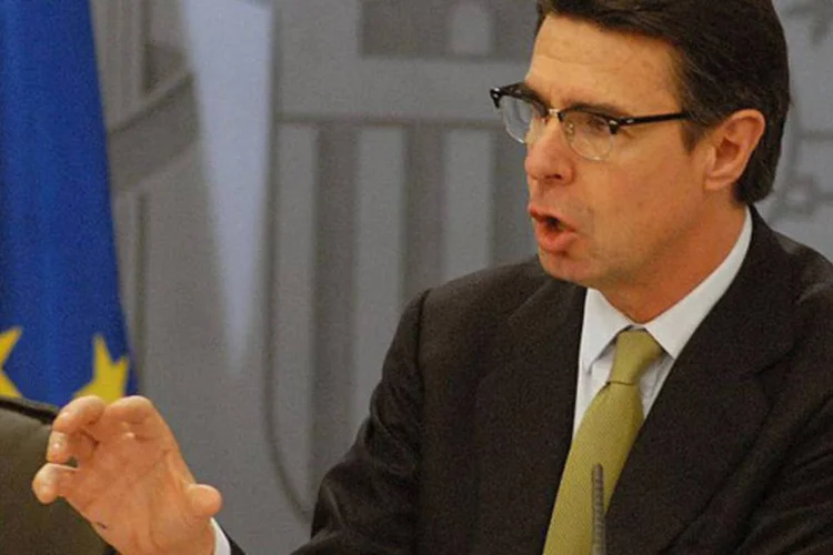 
	Jos&eacute; Manuel Soria: a ren&uacute;ncia acontece no momento em que a Espanha enfrenta uma prov&aacute;vel segunda elei&ccedil;&atilde;o geral em junho em consequ&ecirc;ncia da vota&ccedil;&atilde;o inconclusiva de dezembro
 (La Moncloa/Gobierno de España)
