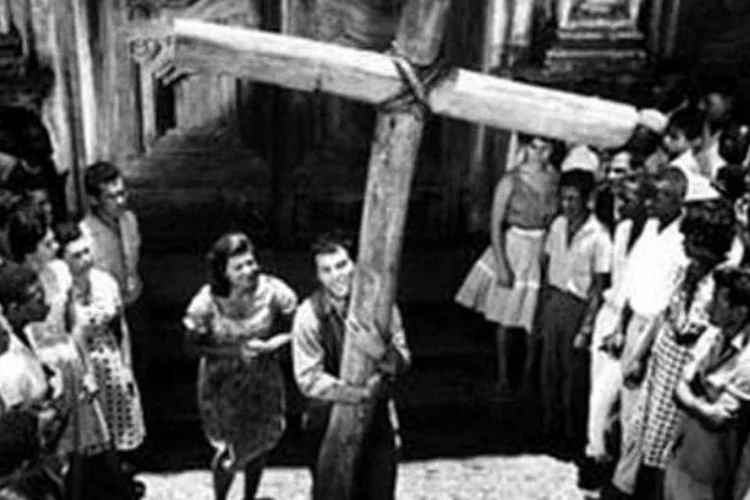 Filme é baseado numa peça de Dias Gomes, escrito e dirigido por Anselmo Duarte (Reprodução)