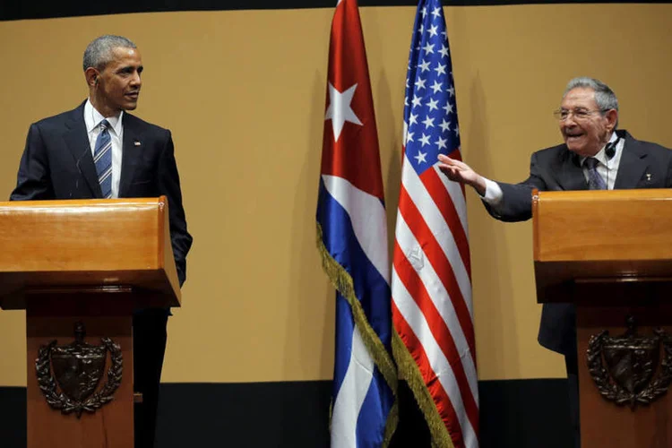 
	Obama e Ra&uacute;l Castro: a maioria dos detidos pertencia &agrave; organiza&ccedil;&atilde;o Damas de Branco, considerada ilegal por Cuba, que denuncia a exist&ecirc;ncia de presos pol&iacute;ticos
 (Carlos Barria / Reuters)