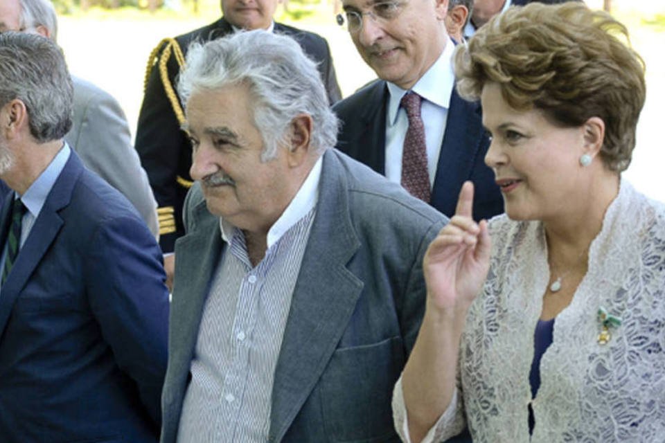 Mujica e Dilma conversam sobre abertura de mercados
