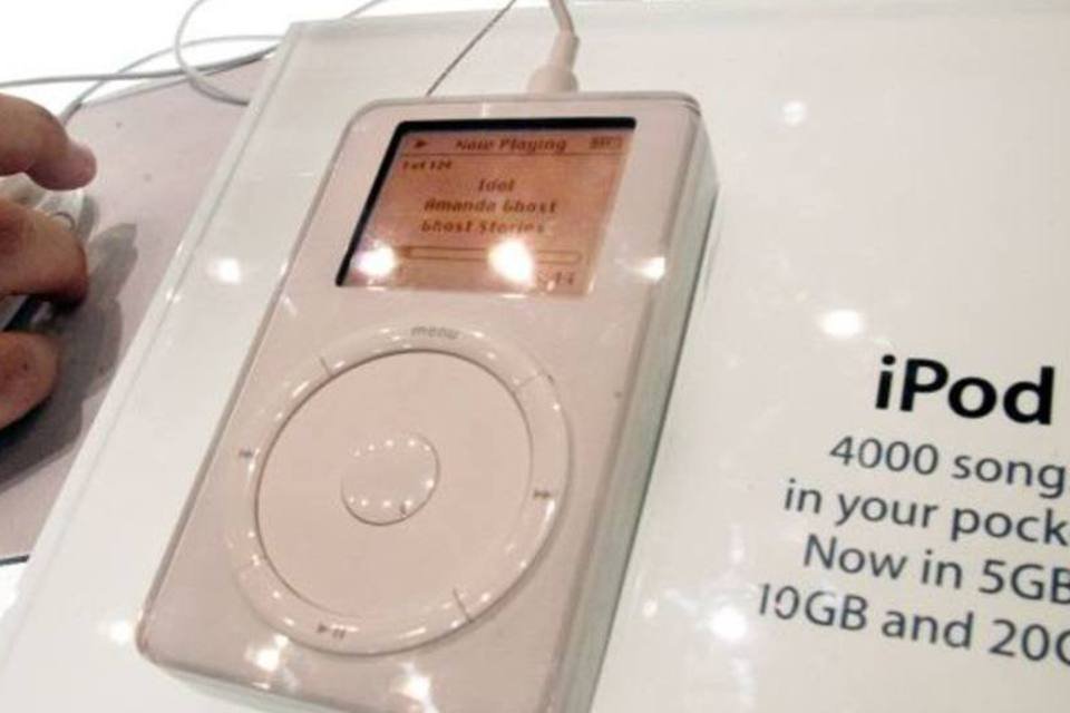 Vínculo caro mantinha usuários do iPod, diz economista