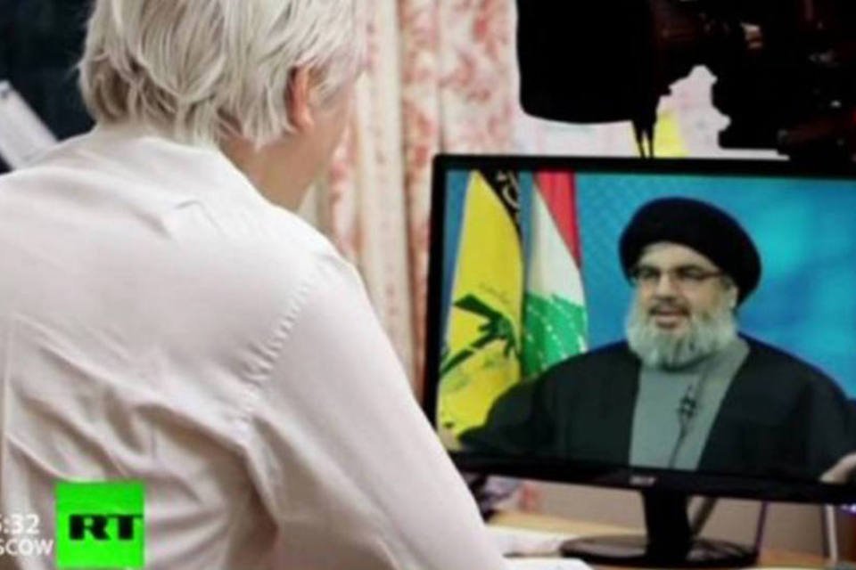 Assange entrevista líder do Hezbollah em programa de TV