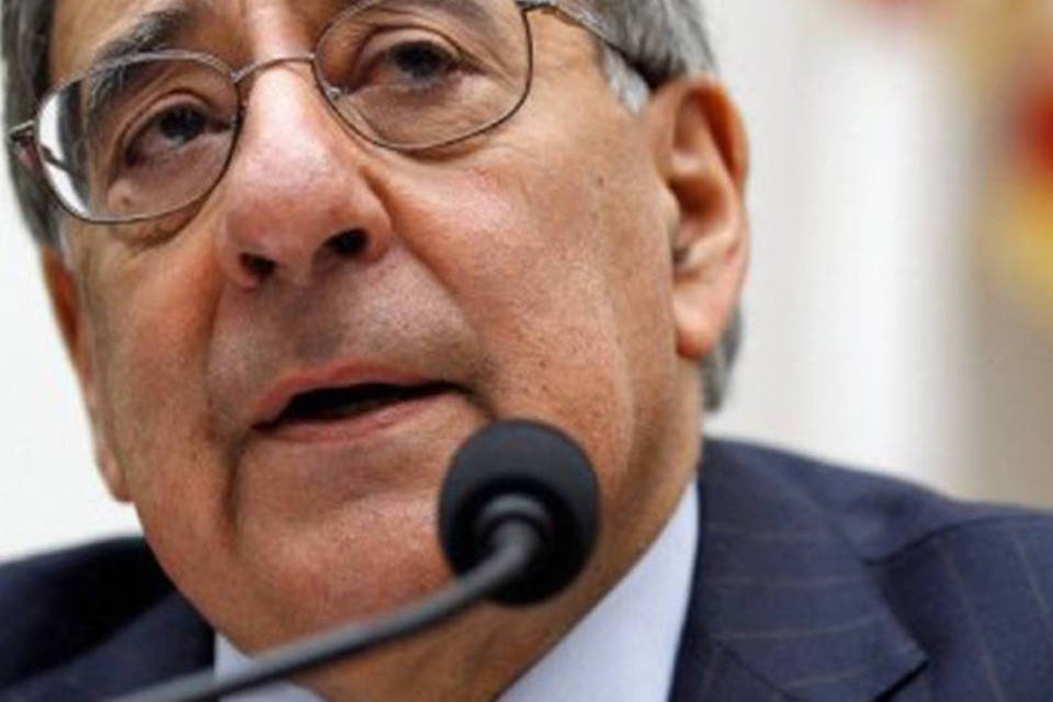 Panetta: questão nuclear do Irã deve parar de qualquer forma