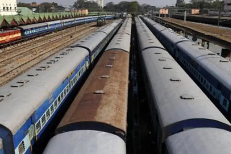 O trem de passageiros seguia para Bangalore, capital do estado de Karnakata
 (Dibyangshu Sarkar/AFP)