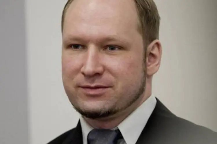 
	Breivik: o ultradireitista foi condenado &agrave; pena m&aacute;xima: 21 anos de pris&atilde;o, que podem ser prolongados indefinidamente&nbsp;
 (Daniel Sannum-Lauten/AFP)