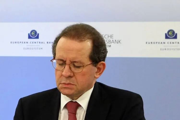 
	O vice-presidente do BCE, Vitor Constancio: &quot;a taxa de crescimento da infla&ccedil;&atilde;o &eacute; preocupante&quot;, disse ele em entrevista coletiva ap&oacute;s reuni&atilde;o dos ministros das Finan&ccedil;as da zona euro, em Atenas
 (Adam Berry/Getty Images)