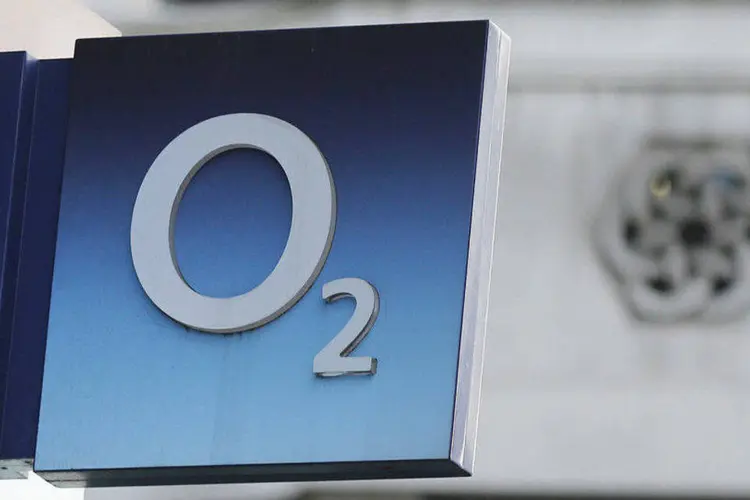 A O2, filial britânica da Telefónica, vendida por US$ 15,4 bilhões para a Hutchison Whampoa  (Suzanne Plunkett/Reuters)
