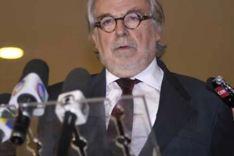
	Assessor especial para Assuntos Internacionais da Presid&ecirc;ncia da Rep&uacute;blica, Marco Aur&eacute;lio Garcia: &quot;a grande quest&atilde;o no governo &eacute; a discuss&atilde;o dos limites do modelo keynesiano adotado nos &uacute;ltimos anos - no qual o Estado tem papel relevante do desenvolvimento - sem anular as conquistas sociais&quot;
 (José Cruz/ABr)