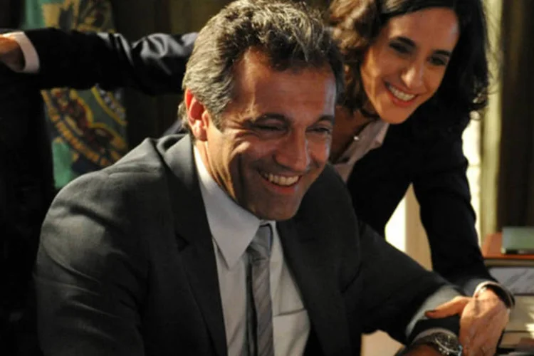 Fernanda (Mariana Lima) cai nos encantos de Paulo ventura (Domingos Montagner) (Alex Carvalho/Tv Globo)