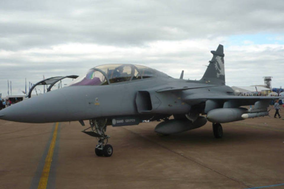 Premiê sueco testemunhará em caso de compra de caças Gripen