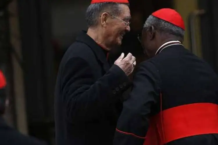 
	Cardeais se preparam para conclave
 (REUTERS/Tony Gentile)