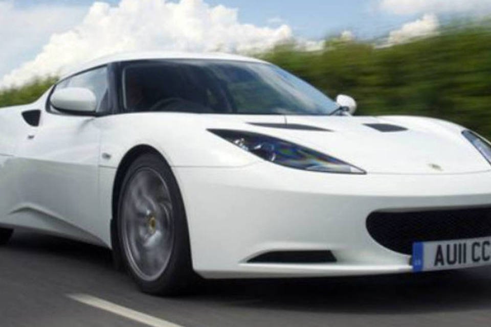 Lotus convoca recall do Evora