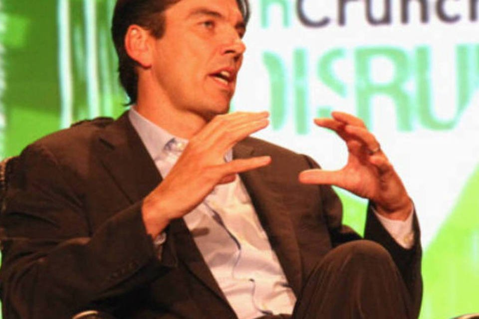 CEO da AOL demite diretor em teleconferência com mil pessoas