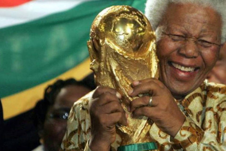 Mundial de clubes terá homenagem a Mandela e aperto de mãos