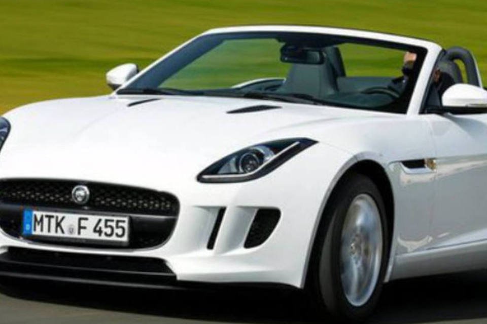 Jaguar F-Type chega por R$ 419.900